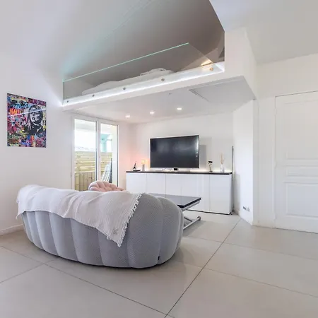 Lb Vacation I Elegant With Terrace & Mezzanine In The Heart Of Lejlighed *