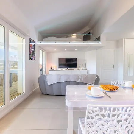 Lb Vacation I Elegant With Terrace & Mezzanine In The Heart Of Lejlighed