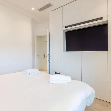 Lb Vacation I Elegant With Terrace & Mezzanine In The Heart Of Lejlighed *