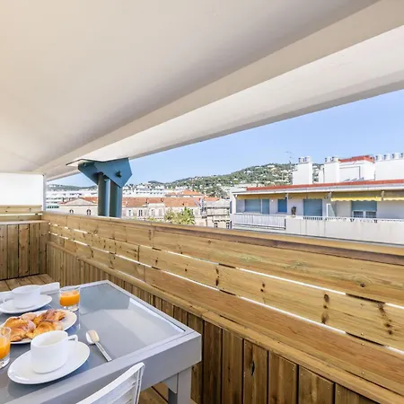 Lb Vacation I Elegant With Terrace & Mezzanine In The Heart Of Lejlighed *